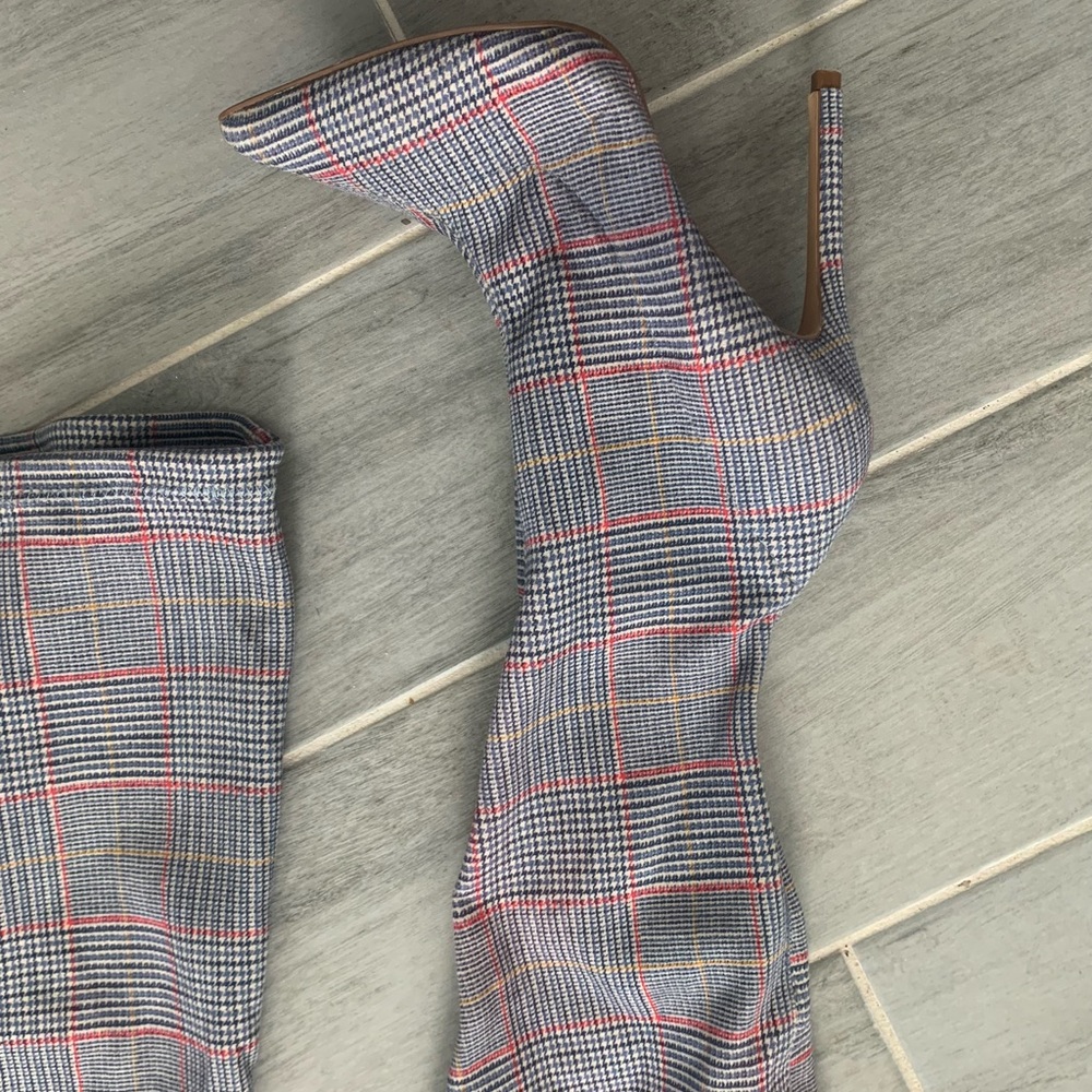 Thigh high stretch boot